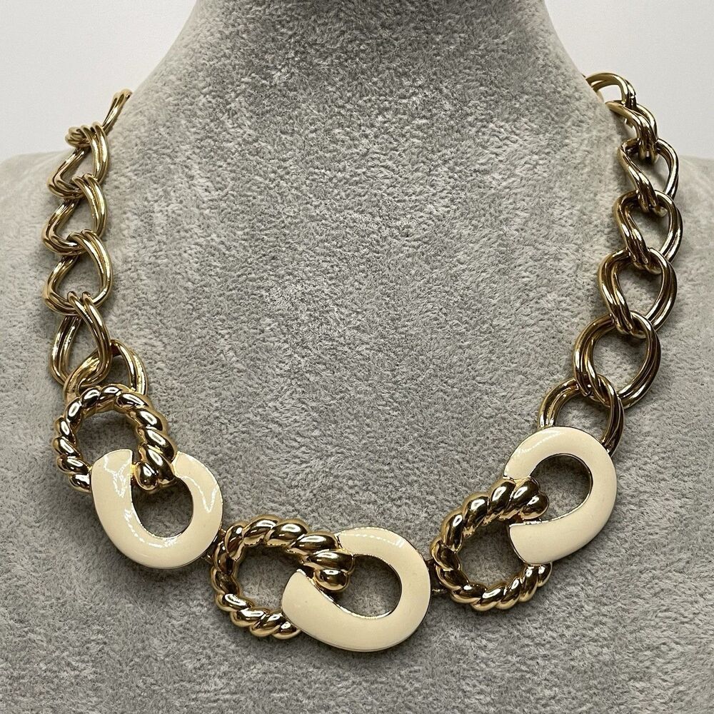 Beautiful Vintage Monet Chunky Link Necklace Cream Enamel Textured Gold Tone